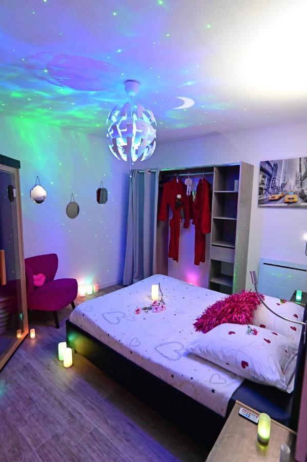 Luxe Sauna Privatif Et Grand Bain Jacuzzi A Deux A Biscarosse Plage Pour Nuit Romantique Avec Decoration Led Et Bougies Biscarrosse Exteriér fotografie