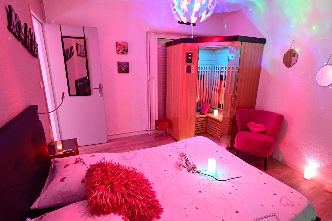 Luxe Sauna Privatif Et Grand Bain Jacuzzi A Deux A Biscarosse Plage Pour Nuit Romantique Avec Decoration Led Et Bougies Biscarrosse Exteriér fotografie